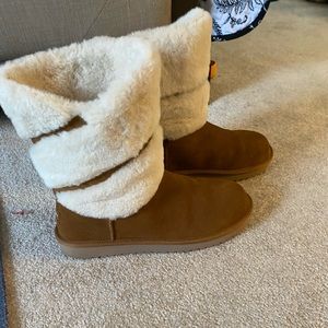 Koolaburra by UGG boots. Size 8